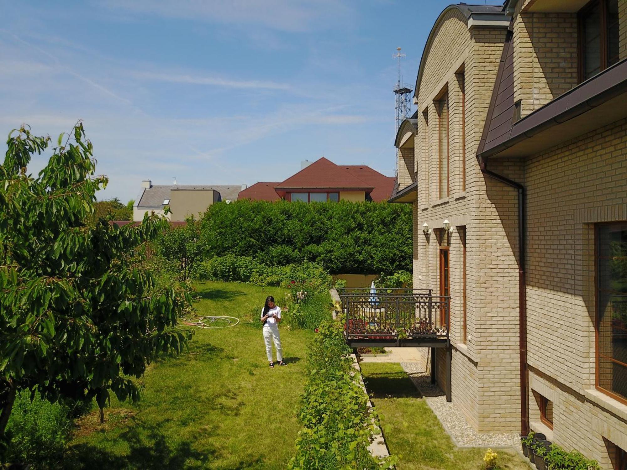 Villa Homestay Nad Helmrovkou Prag Exterior foto
