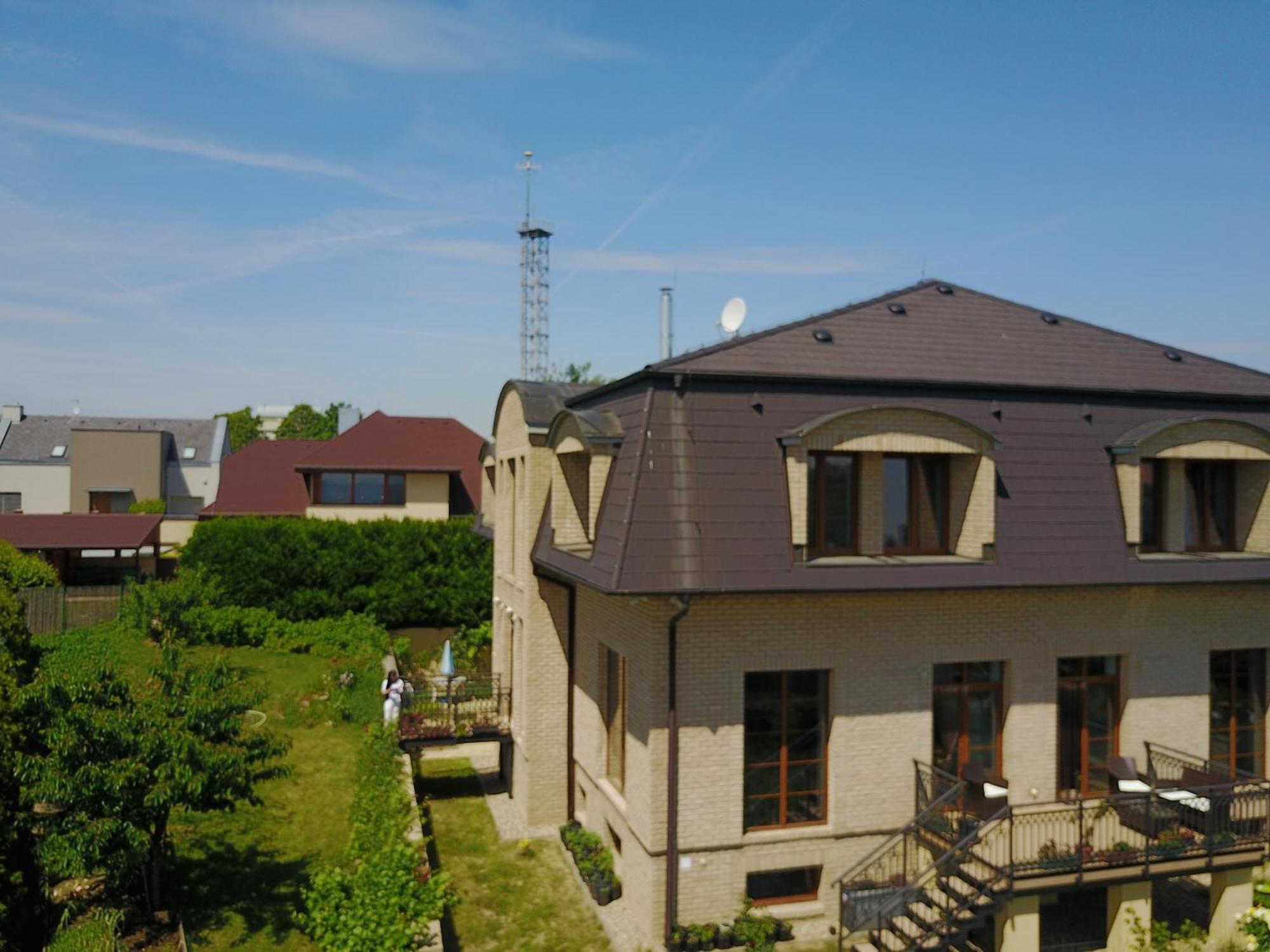 Villa Homestay Nad Helmrovkou Prag Exterior foto