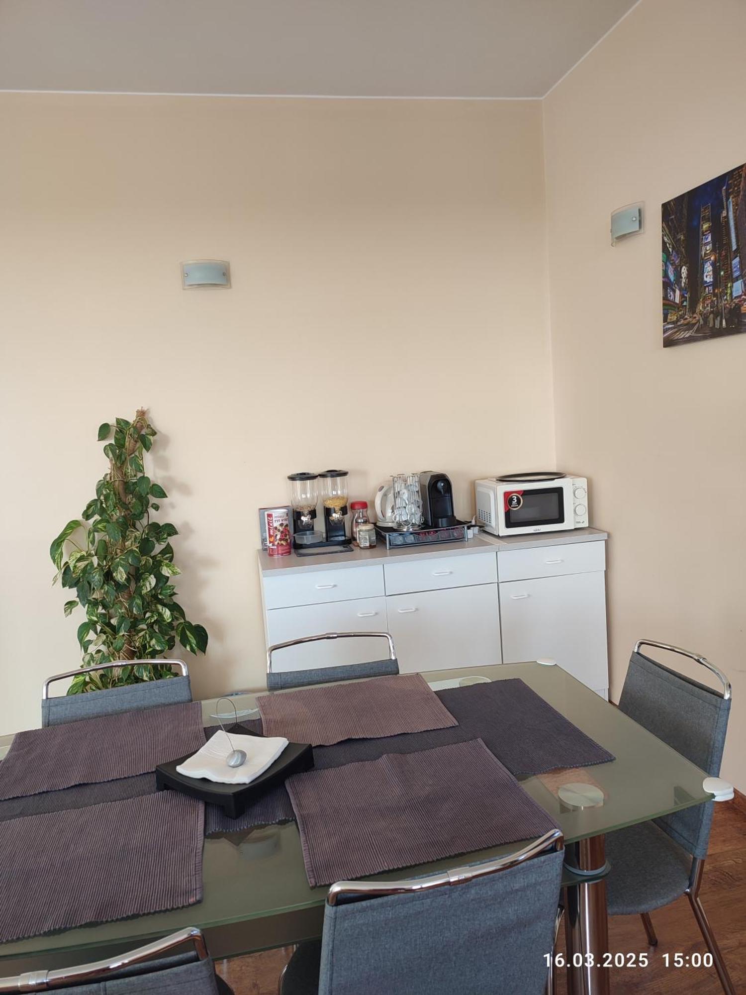Villa Homestay Nad Helmrovkou Prag Exterior foto